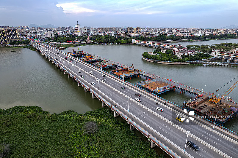 外砂大桥跨河大桥的高角度景观图片素材