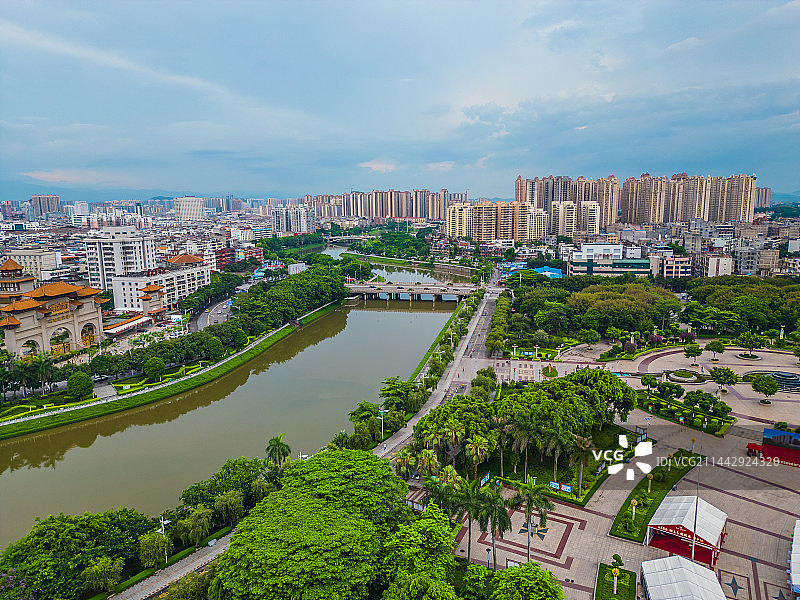 航拍广西玉林江南公园图片素材