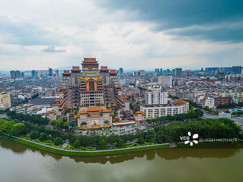 航拍广西玉林云天文化城云天宫图片素材