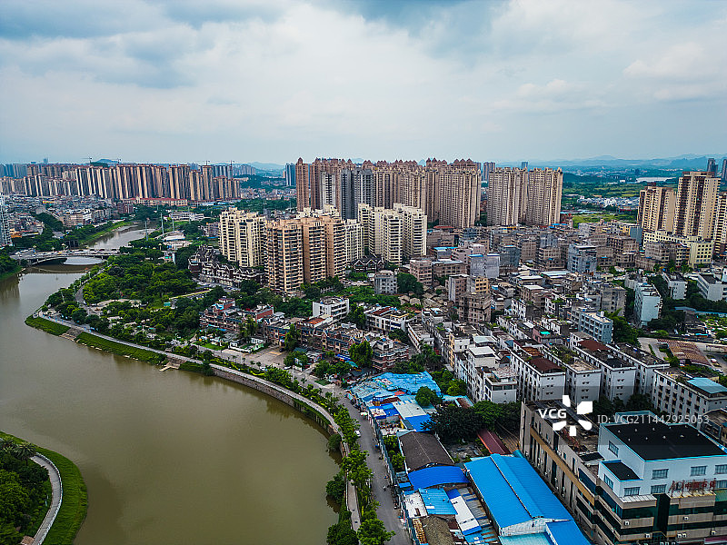 航拍广西玉林南流江周边房地产图片素材