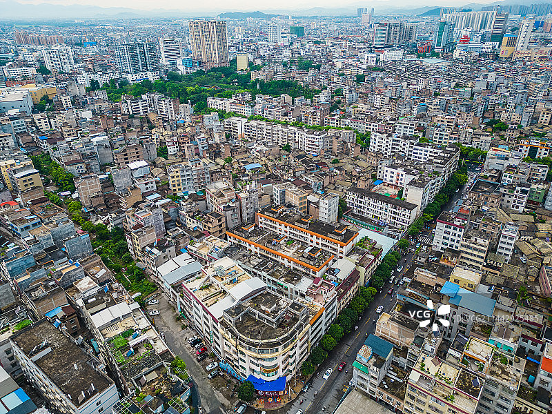 航拍广西玉林玉州区城市建筑交通图片素材