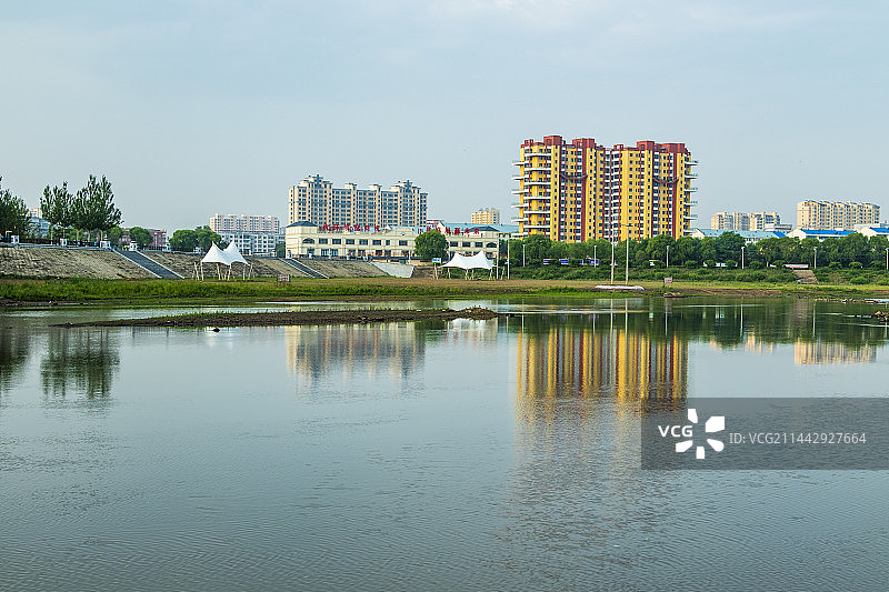 讷谟尔河畔的小城图片素材