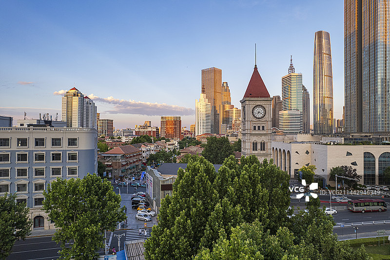 日落天津海河沿岸市中心意式风情街城市建筑风光图片素材