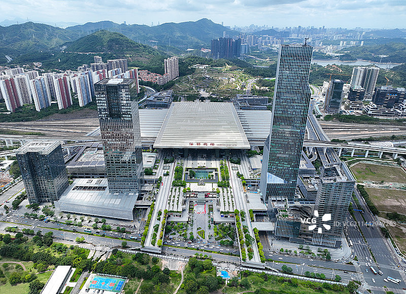 广东省深圳市龙华区深圳北站中心公园航拍图片素材