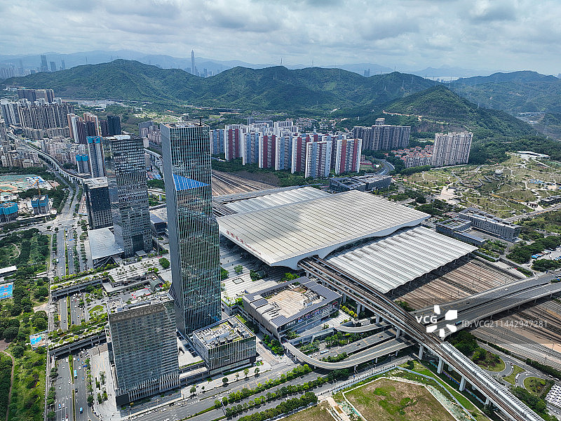 广东省深圳市龙华区深圳北站中心公园航拍图片素材
