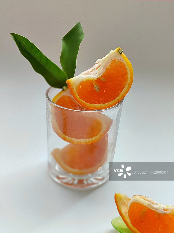 白色背景下的水果特写镜头图片素材