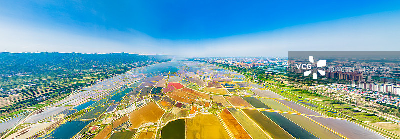 山西省运城市“中国死海”运城盐湖夏季户外风光航拍全景图片素材