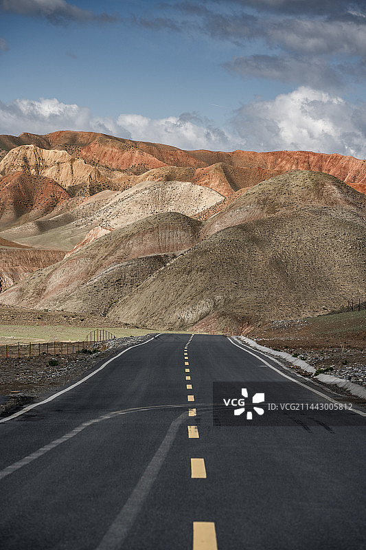 新疆101公路百丽丹霞地貌图片素材
