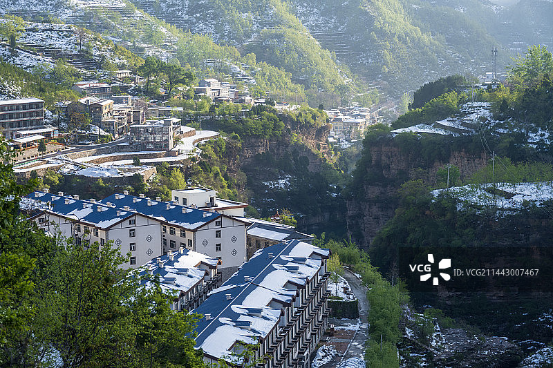 太行峡谷深处春雪后的美丽乡村——平顺县井底村图片素材