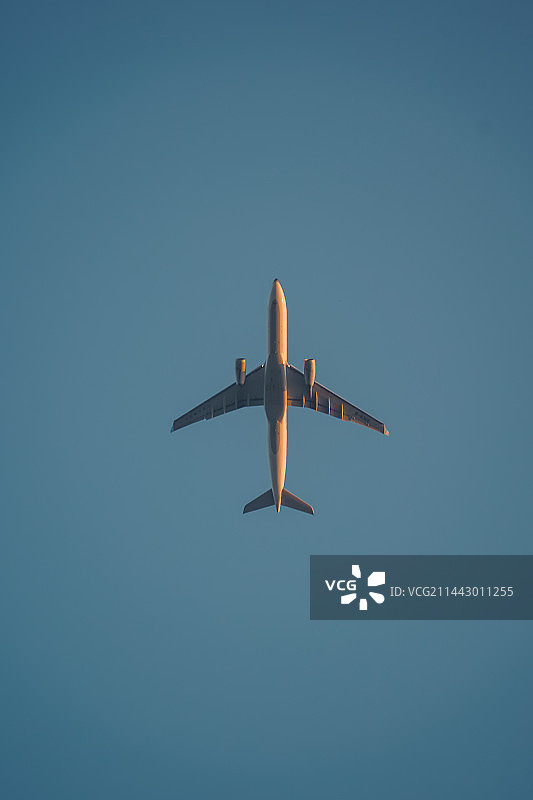 日落时的飞机图片素材