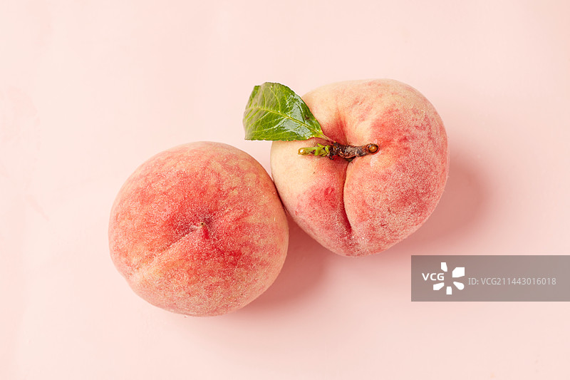 桃子 两个桃子纯背景图片素材