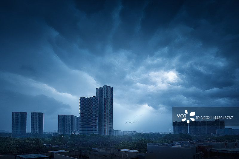 乌云压城图片素材