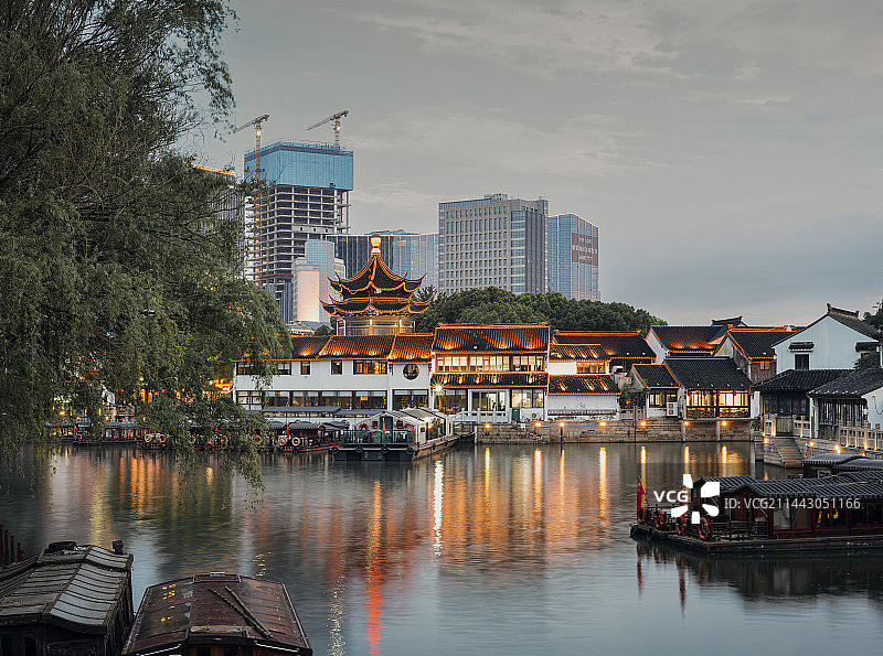 苏州山塘街，夏季夜景图片素材
