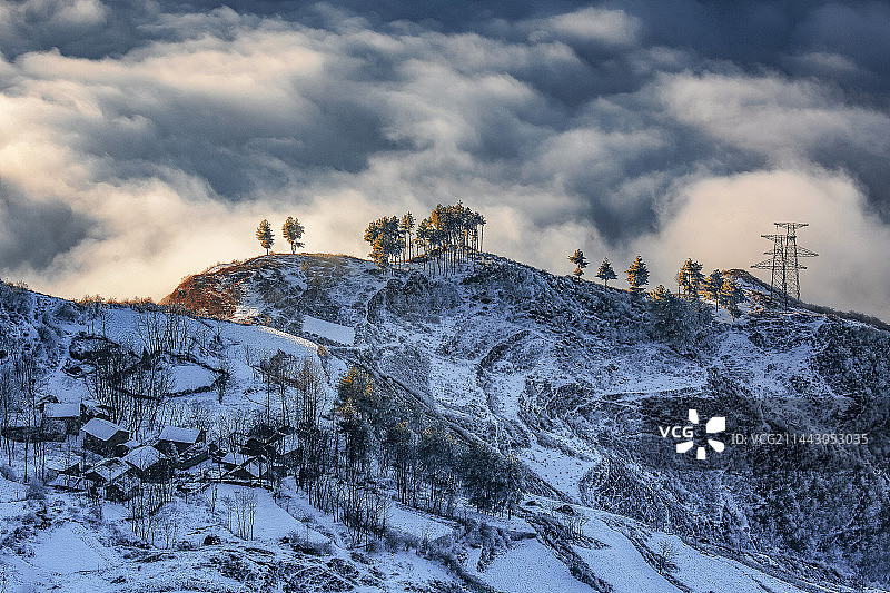 云南昭通，冬天的大山包银装素裹，雪后初霁图片素材