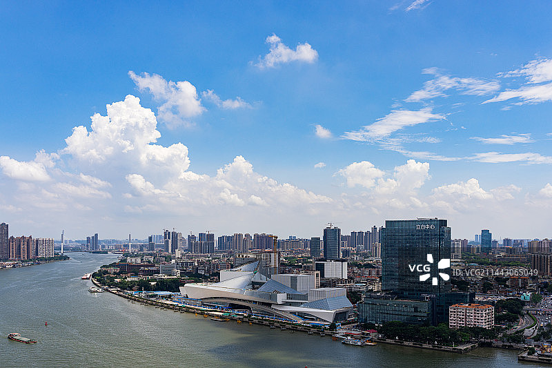 中国广州白鹅潭商务区和白鹅潭大湾区艺术中心建筑风光图片素材