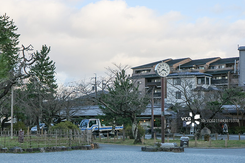 广场上的时钟 日本京都岚山图片素材