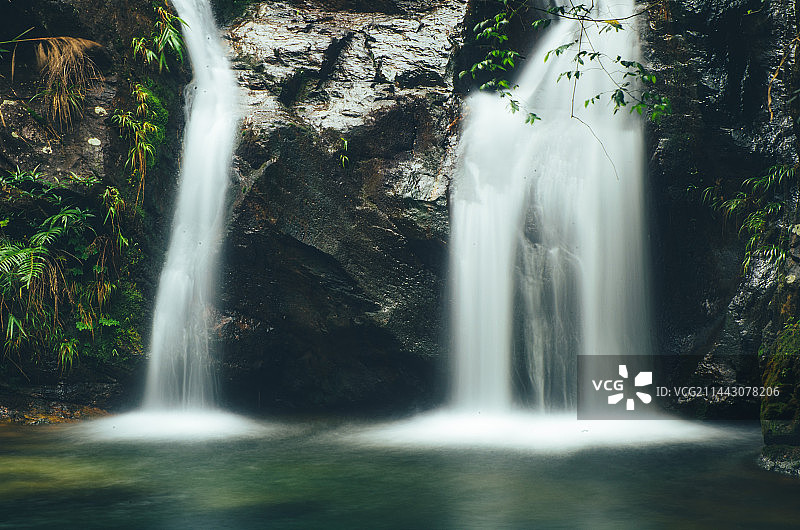 鼎湖山飞水潭瀑布图片素材