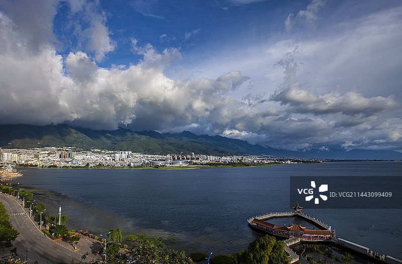 大理洱海清晨图片素材