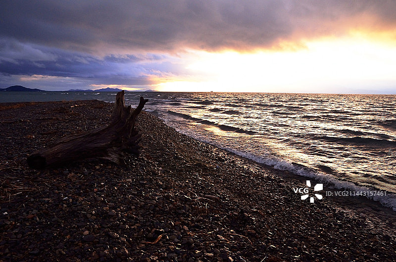 日本琵琶湖日落景色，位于滋贺县长滨市图片素材