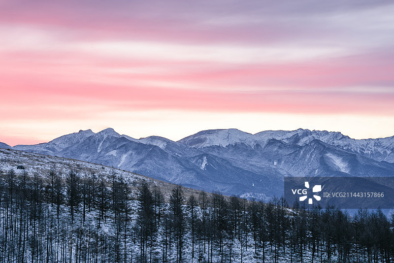 长野县茅野市雾峰维纳斯线的晨曦图片素材