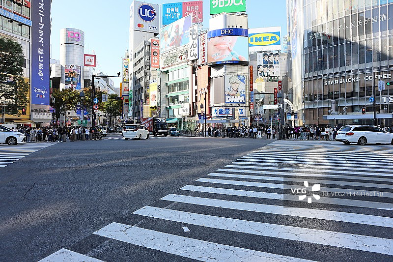 日本东京涩谷十字路口的行人图片素材