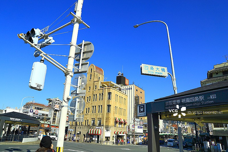 日本京都市四条大桥路口图片素材