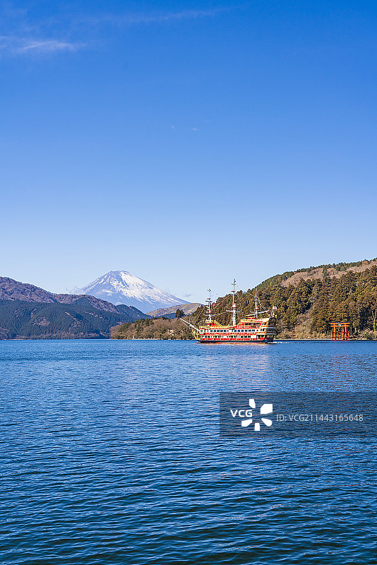 日本神奈川县箱根町冬日芦之湖图片素材