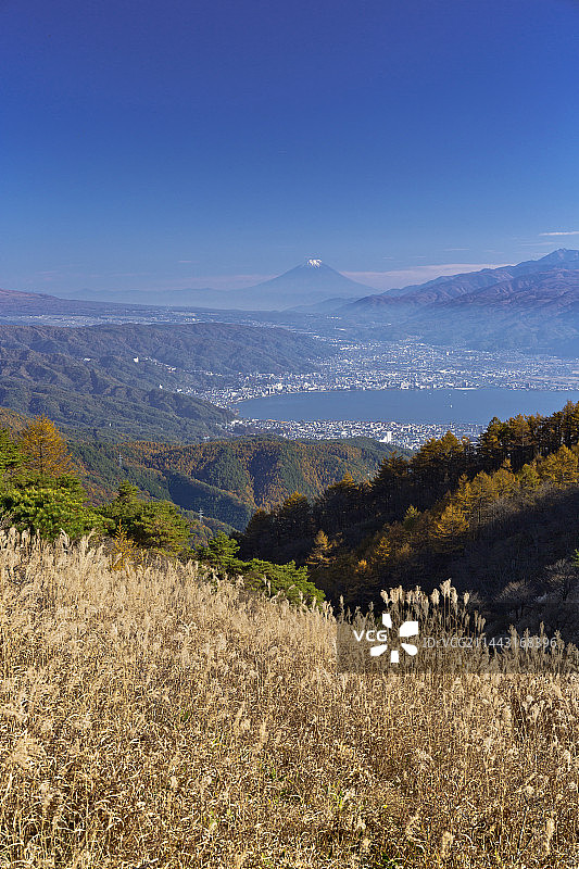 日本诹访湖和富士山，冈谷市，长野县图片素材