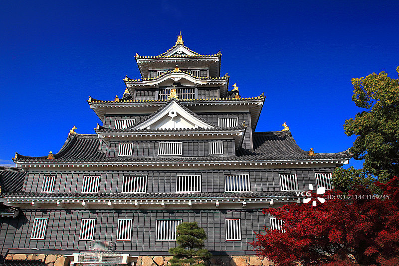 日本冈山城秋日天守阁图片素材