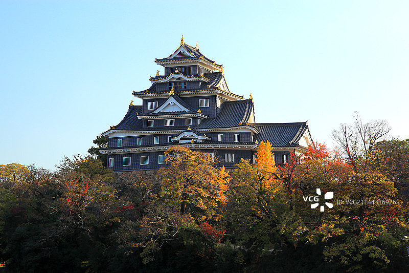 日本冈山城秋日天守阁图片素材