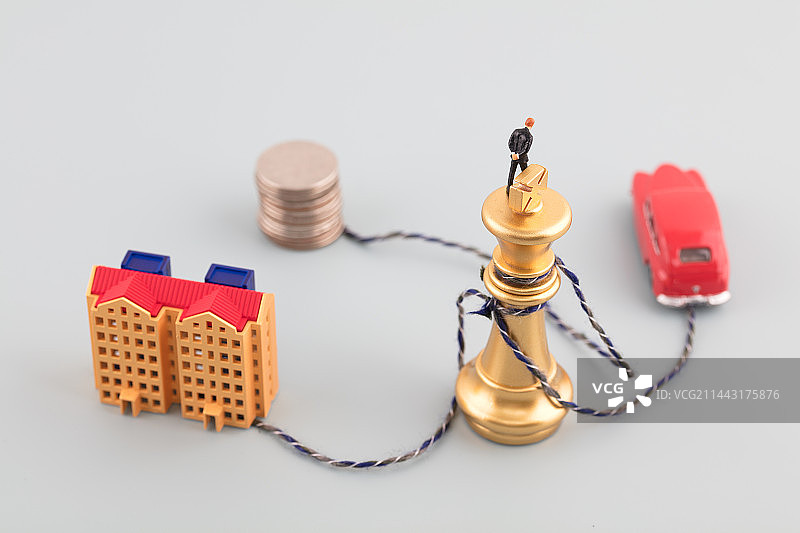 微缩创意富人名下的各种资产图片素材