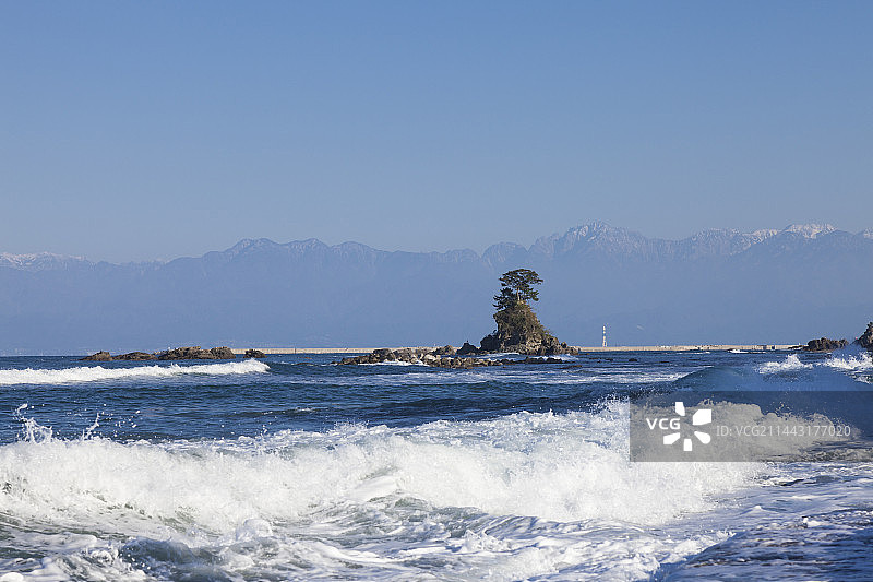 雨晴海岸，日本富山县高冈市图片素材