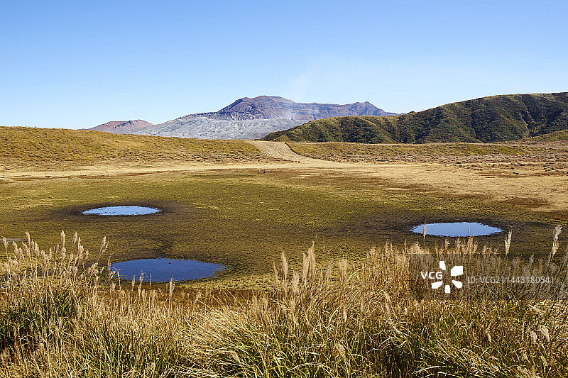 日本熊本县阿苏市草千里图片素材