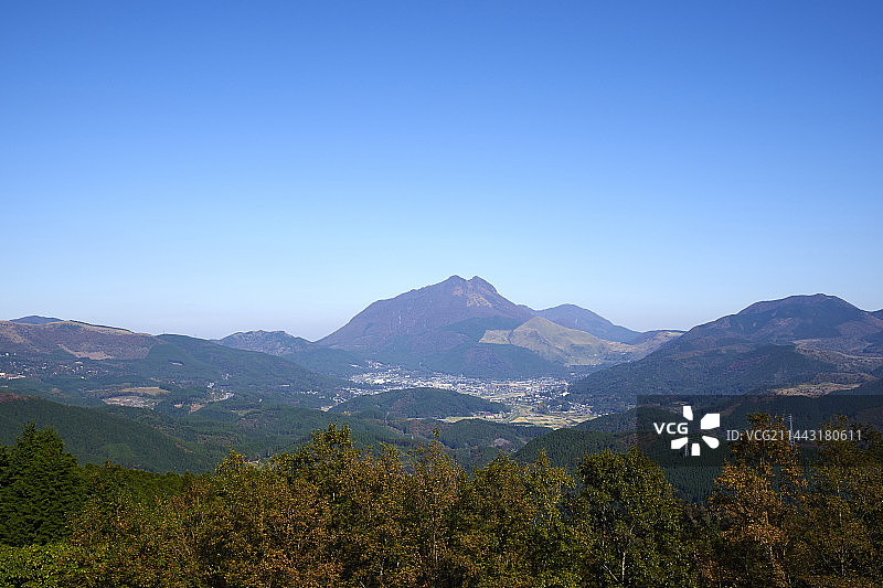 由布岳，日本，大分县由布市图片素材