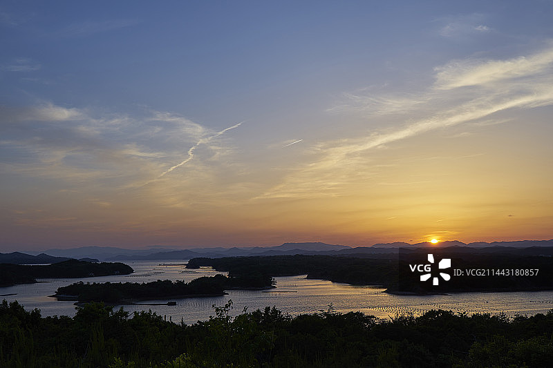日本三重县志摩市阿戈湾的傍晚景色图片素材