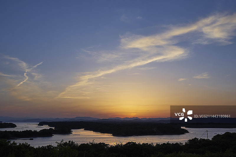 日本三重县志摩市阿戈湾的傍晚景色图片素材