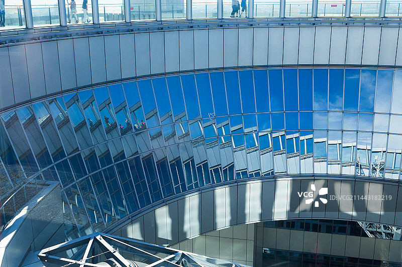 日本大阪府大阪市北区的梅田蓝天大厦图片素材