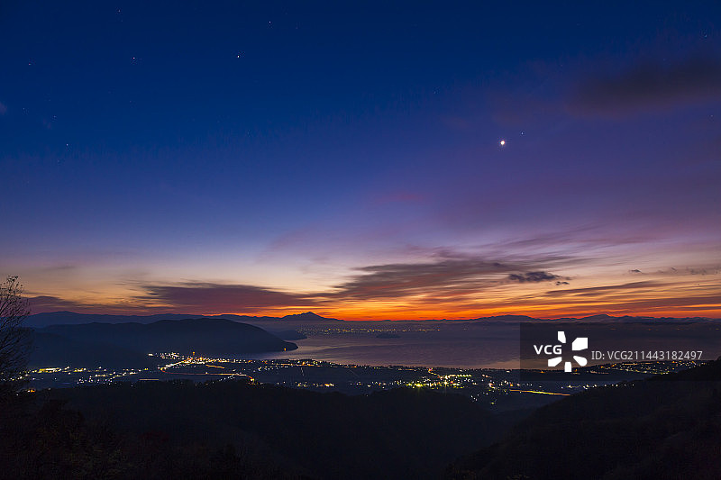 日本滋贺县高岛市 Kohoku 的黎明图片素材