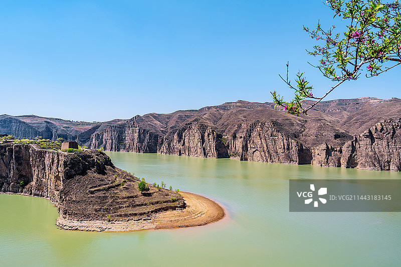 中国内蒙古呼和浩特清水河县老牛湾黄河大峡谷春天风光图片素材