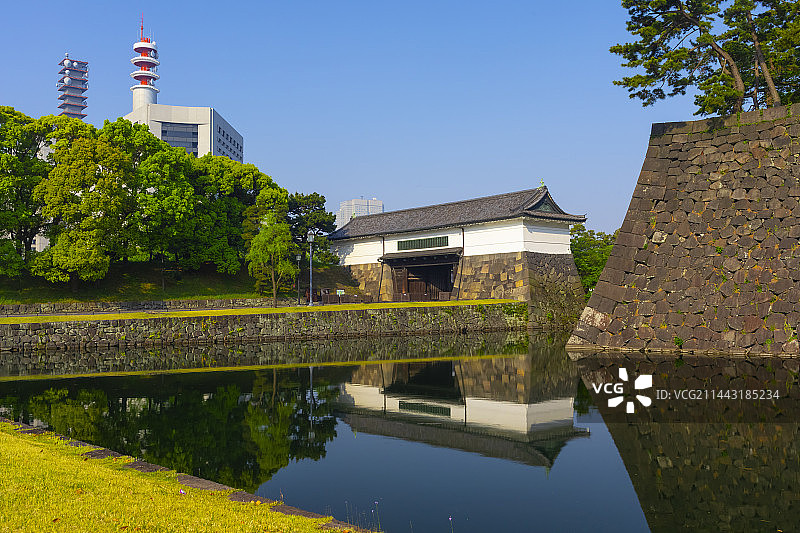 日本东京千代田区樱田门倒影图片素材