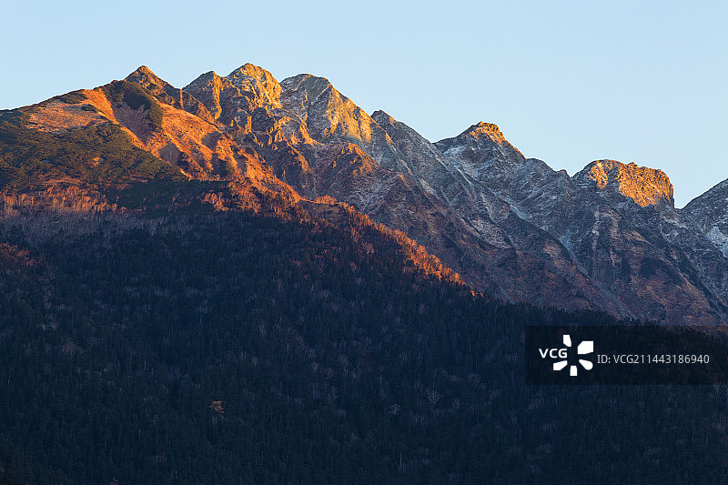 日本长野县穗高岳的黎明景色图片素材