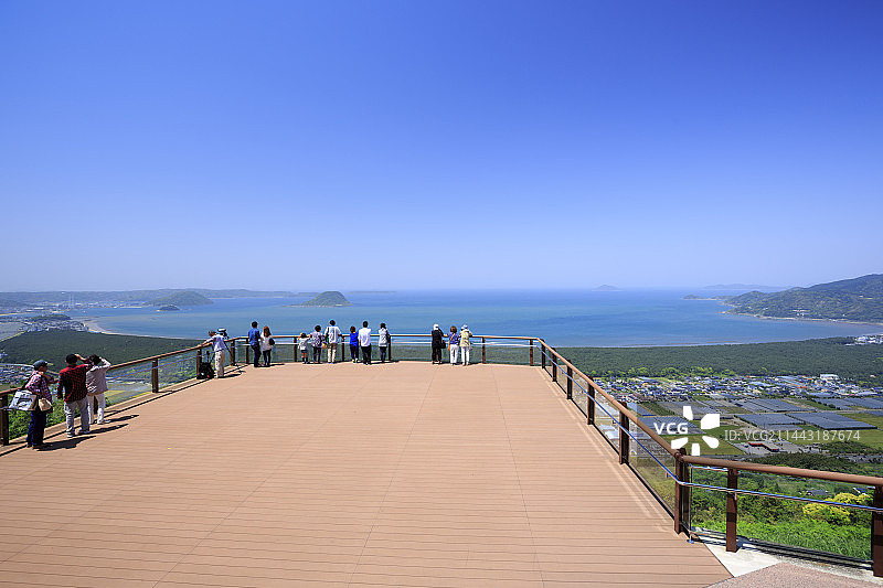 日本佐贺县唐津市镜山天文台和虹之松原图片素材