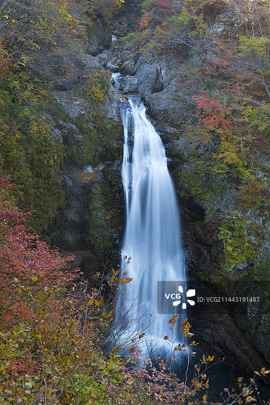 秋季的秋保大瀑布，位于日本宫城县仙台市图片素材