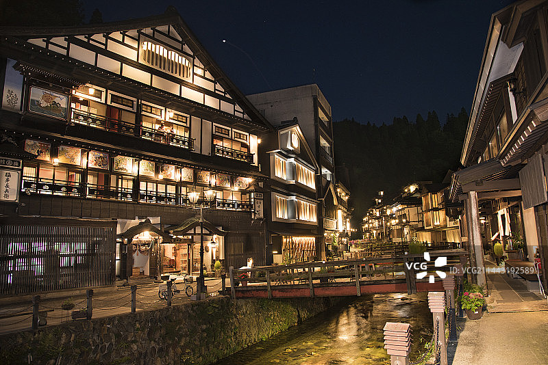 日本山形县尾花泽市银山温泉图片素材