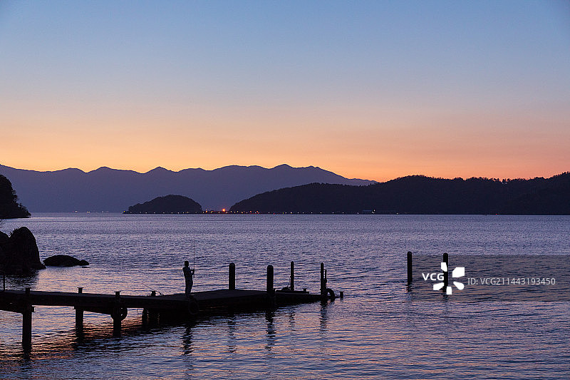 日本滋贺县近江八幡市琵琶湖的日落图片素材