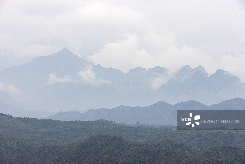 北京燕山余脉云海图片素材