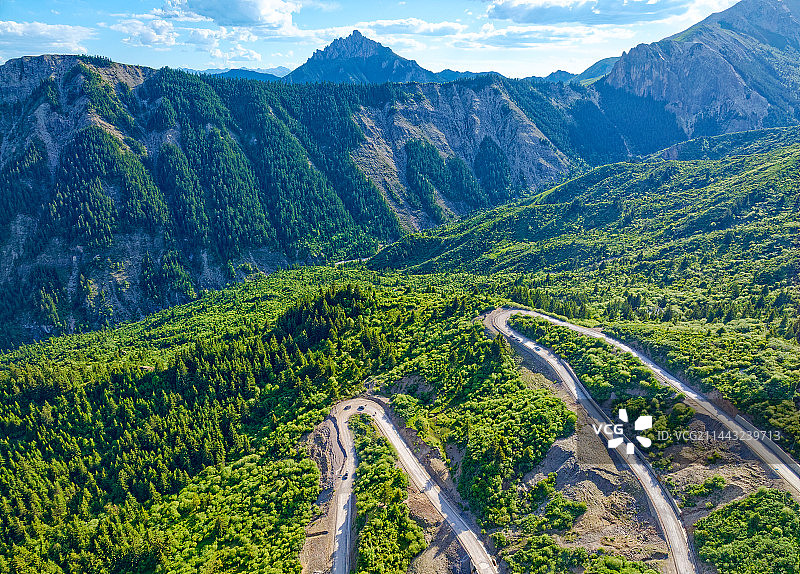 夏季航拍甘肃甘南迭部县扎尕那自然景观图片素材