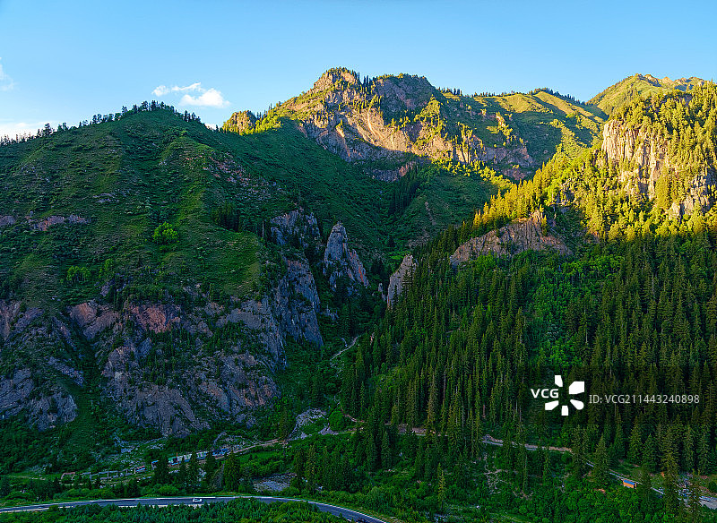 航拍甘肃甘南州迭部县扎尕那夏季自然风光图片素材