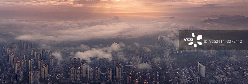 晨雾中的城市——泸州，江阳区，江南新区，城市风光图片素材