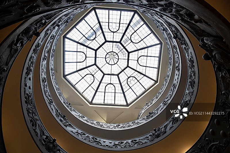 梵蒂冈博物馆螺旋梯图片素材